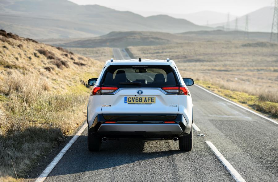  Toyota RAV4 Hybrid 2019 года  (UK) (фото 33 из 40)